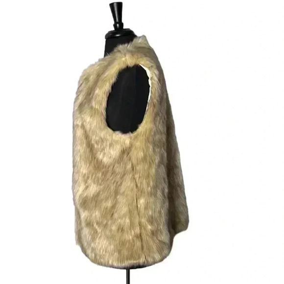 Universal Thread Faux Fur Open Front Vest Size OSFM - Picture 2 of 7